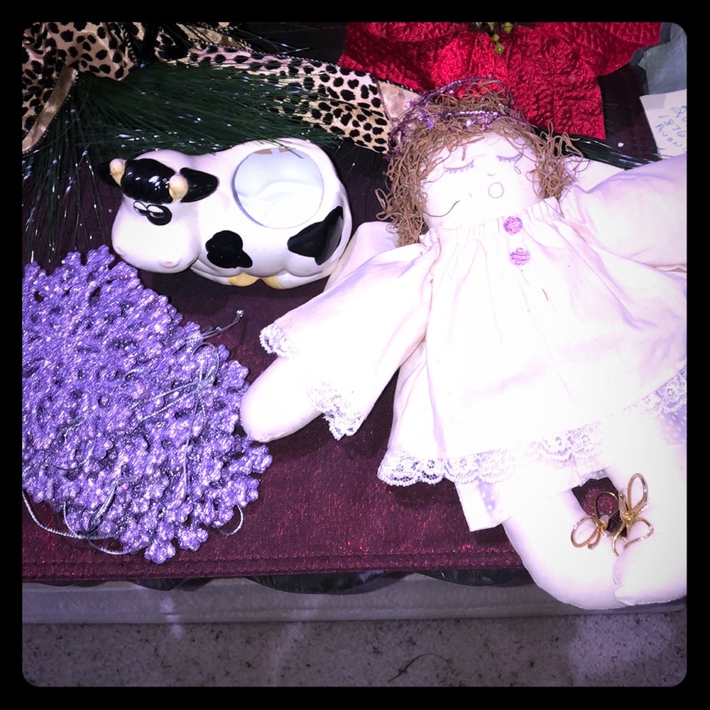 VARIOUS CHRISTMAS ITEMS